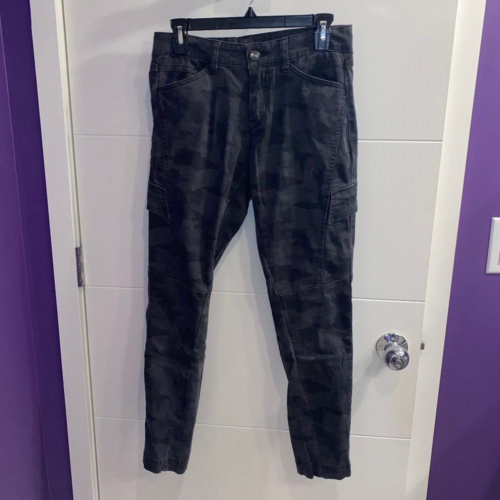 Camouflage Skinny Pants